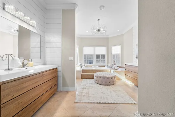 $3,050,000 | 764 Via Del Lago Drive, Sunrise Beach, MO 65079