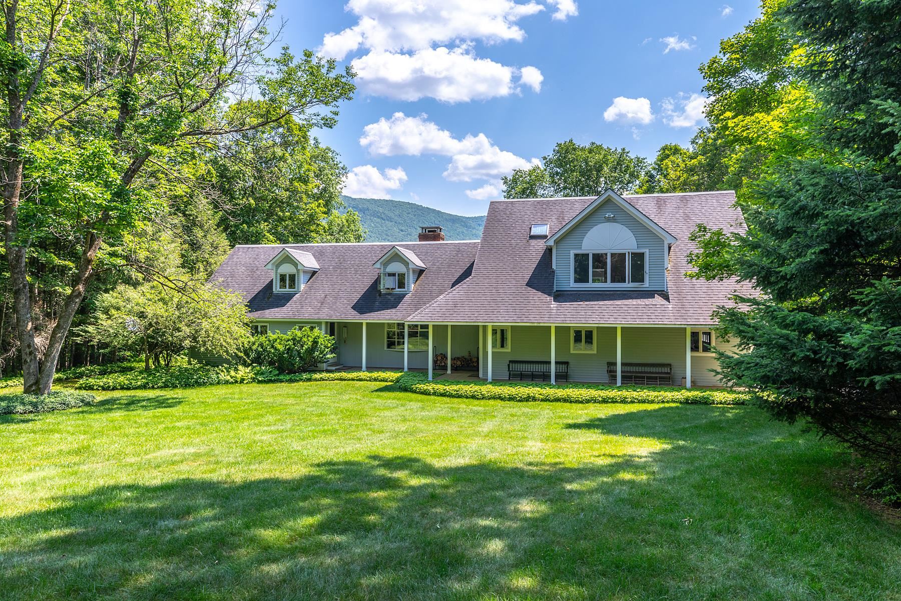 866 East Manchester Road Manchester, VT 05255 - Photo 2 of 47