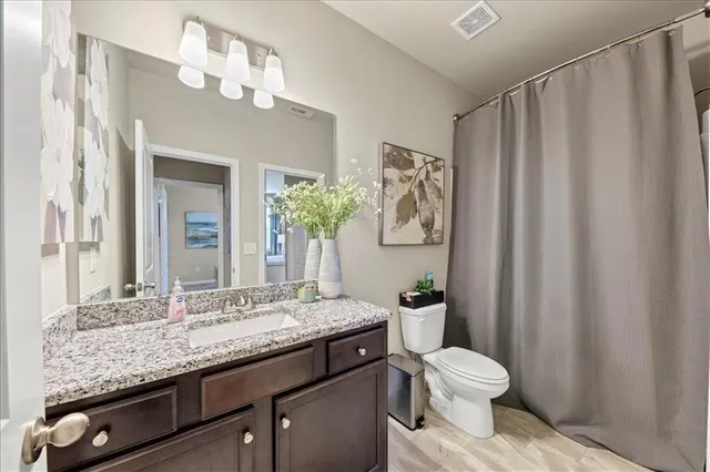 a view of a livingroom with a projector