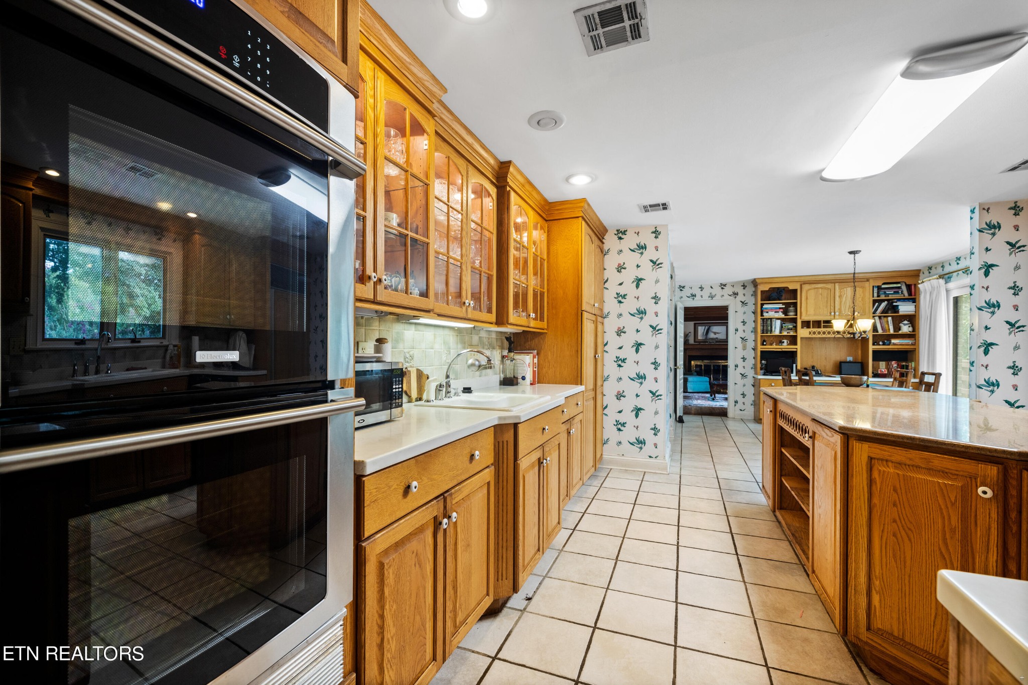 705707 Kempton Road Knoxville, TN 37909 - Photo 10 of 38 Gallery Image 10