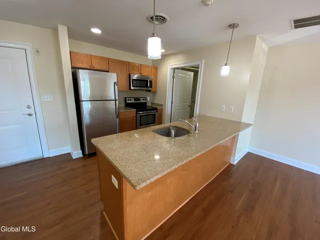 $1,790 | 60 Weibel Avenue, Unit 9HP208, Saratoga Springs, NY 12866