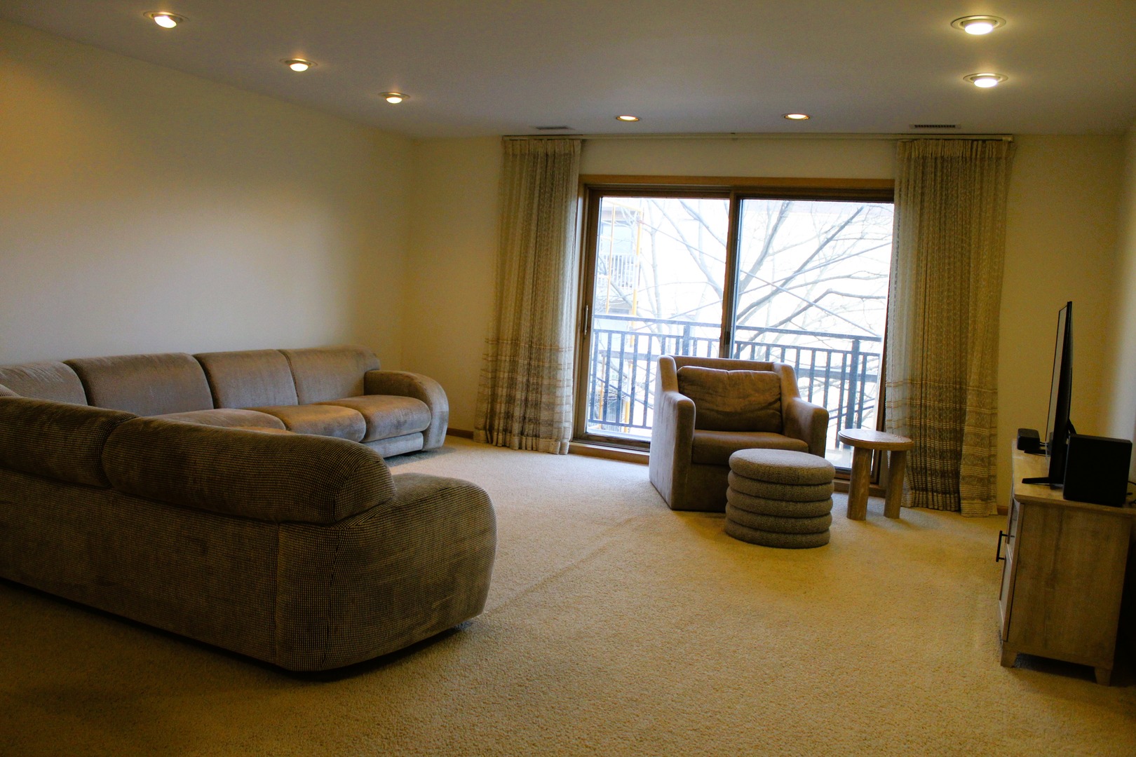 1000 Deerfield Road, Unit 304 Highland Park, IL 60035 - Photo 3 of 30