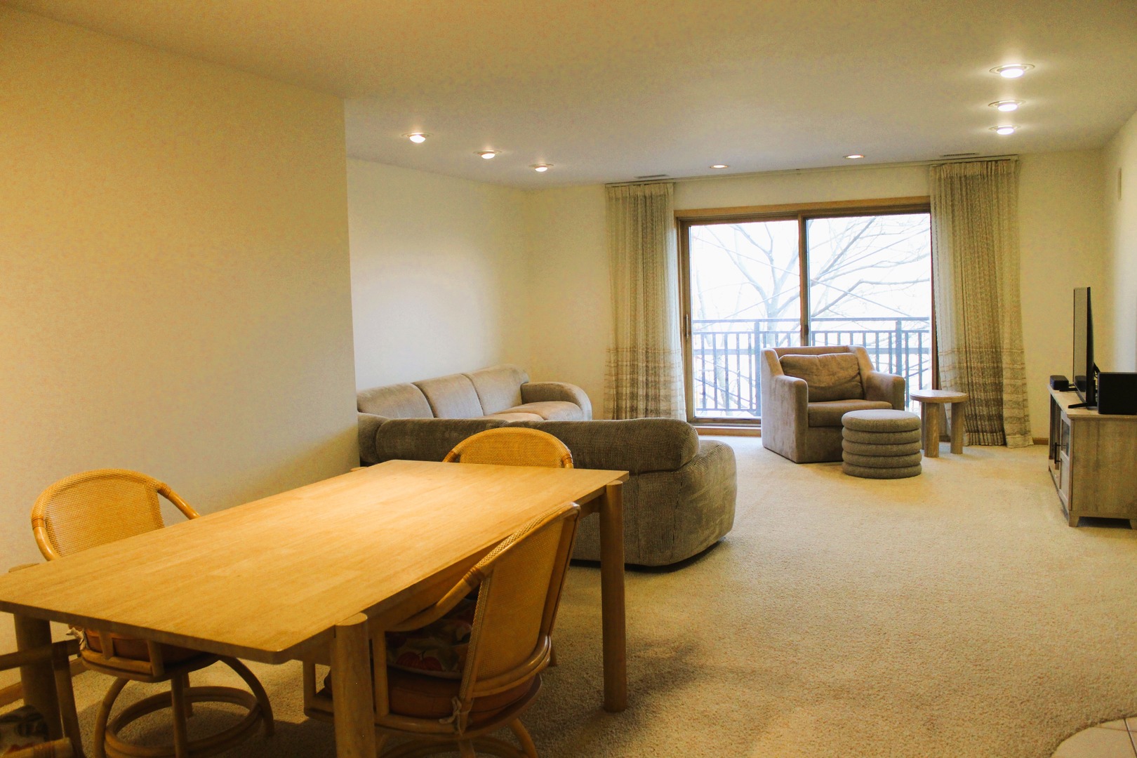 1000 Deerfield Road, Unit 304 Highland Park, IL 60035 - Photo 6 of 30