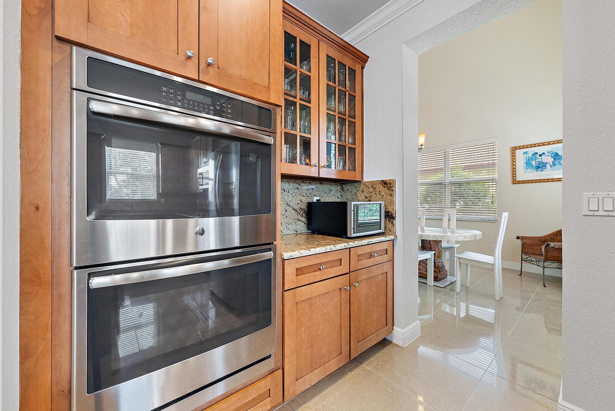 168 Manor Circle Jupiter, FL 33458 - Photo 6 of 63 Kitchen