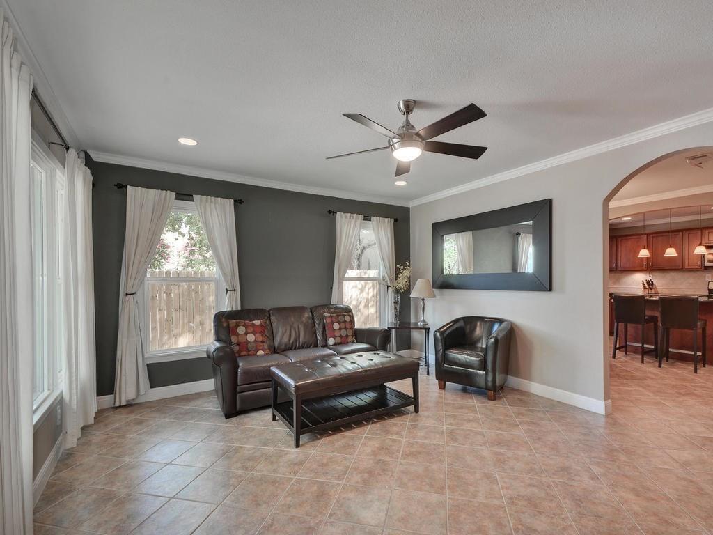 610 West N Loop Boulevard Austin, TX 78751 - Photo 9 of 29