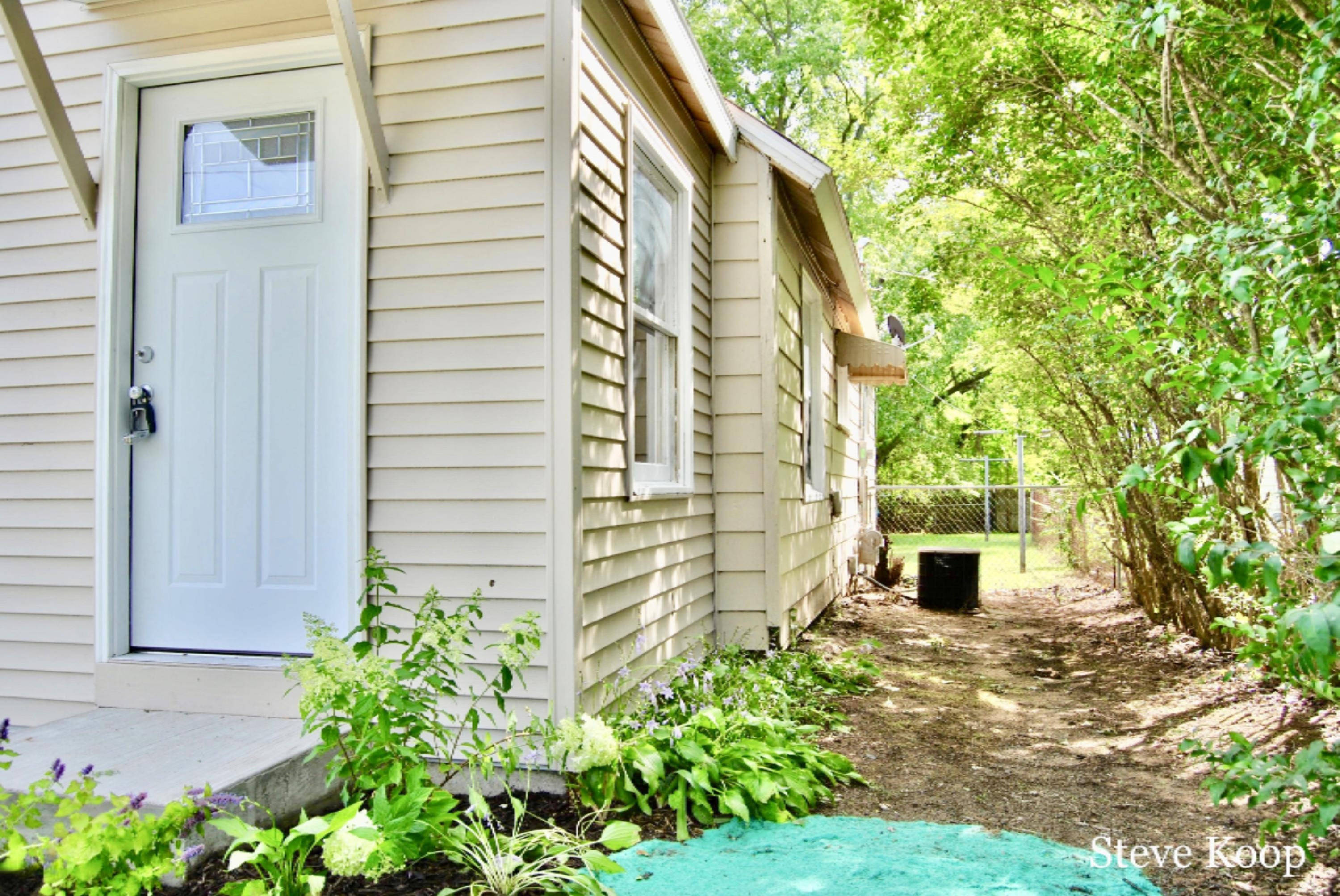 748 Root Street Belding, MI 48809 - Photo 3 of 21 fullsizeoutput_a00