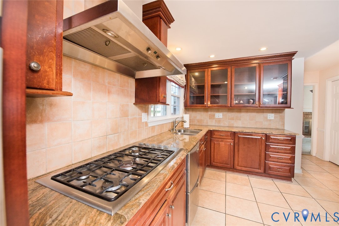 2308 Pleasant Run Drive Henrico, VA 23238 - Photo 14 of 33 Kitchen with exhaust hood, light tile patterned fl