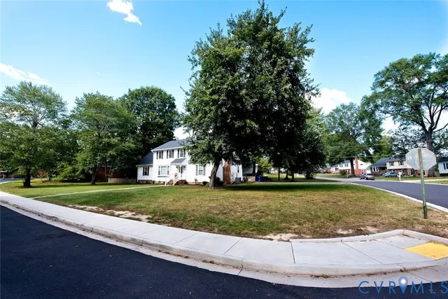 $489,000 | 2308 Pleasant Run Drive, Henrico, VA 23238