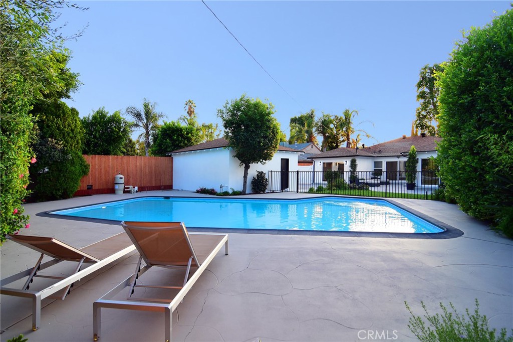 6118 Longridge Avenue Valley Glen, CA 91401 - Photo 33 of 42 an aerial view of a house with swimming pool outdoor seating