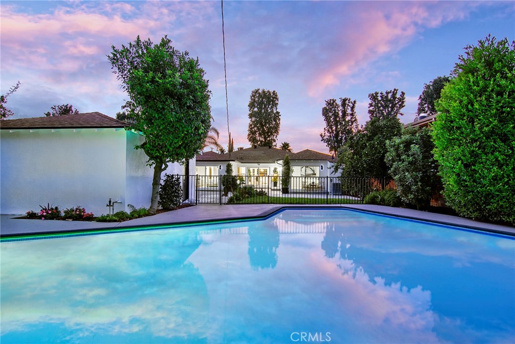6118 Longridge Avenue Valley Glen, CA 91401 - Photo 37 of 42 a view of a yard in front of a house with a yard