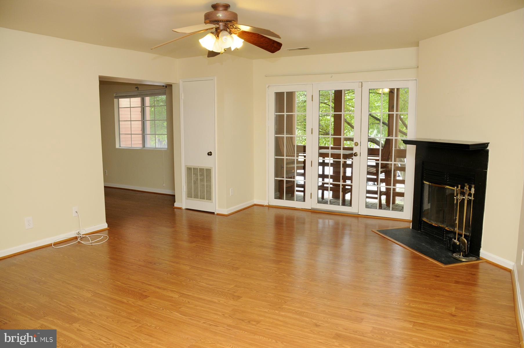 4906 Columbia Road, Unit 8125 Columbia, MD 21044 - Photo 2 of 14 Living Room