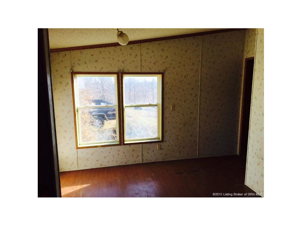6921 East Hurst Road Pekin, IN 47165 - Photo 4 of 10