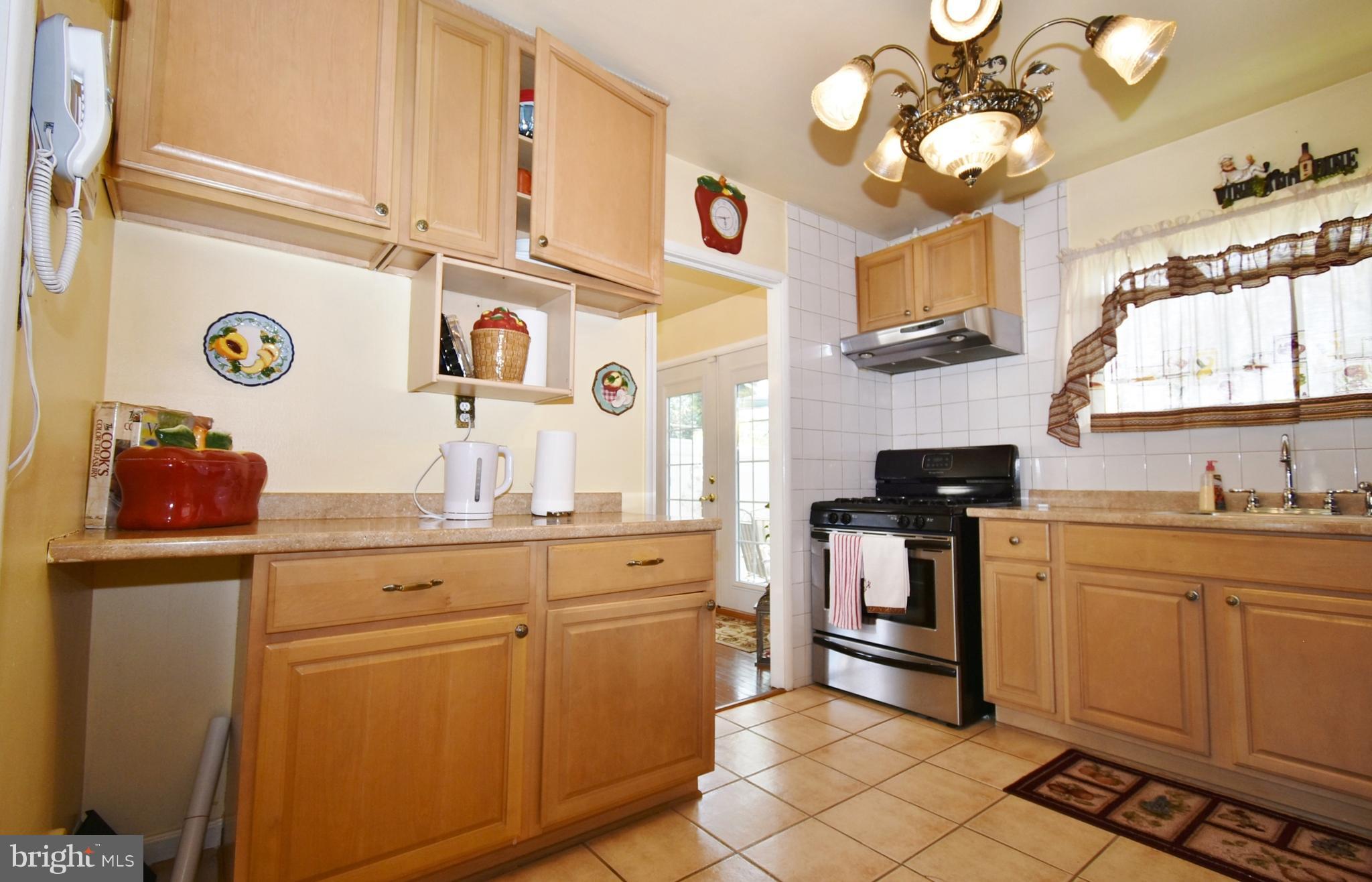 1010 Marksworth Road Baltimore, MD 21228 - Photo 14 of 26 Kitchen