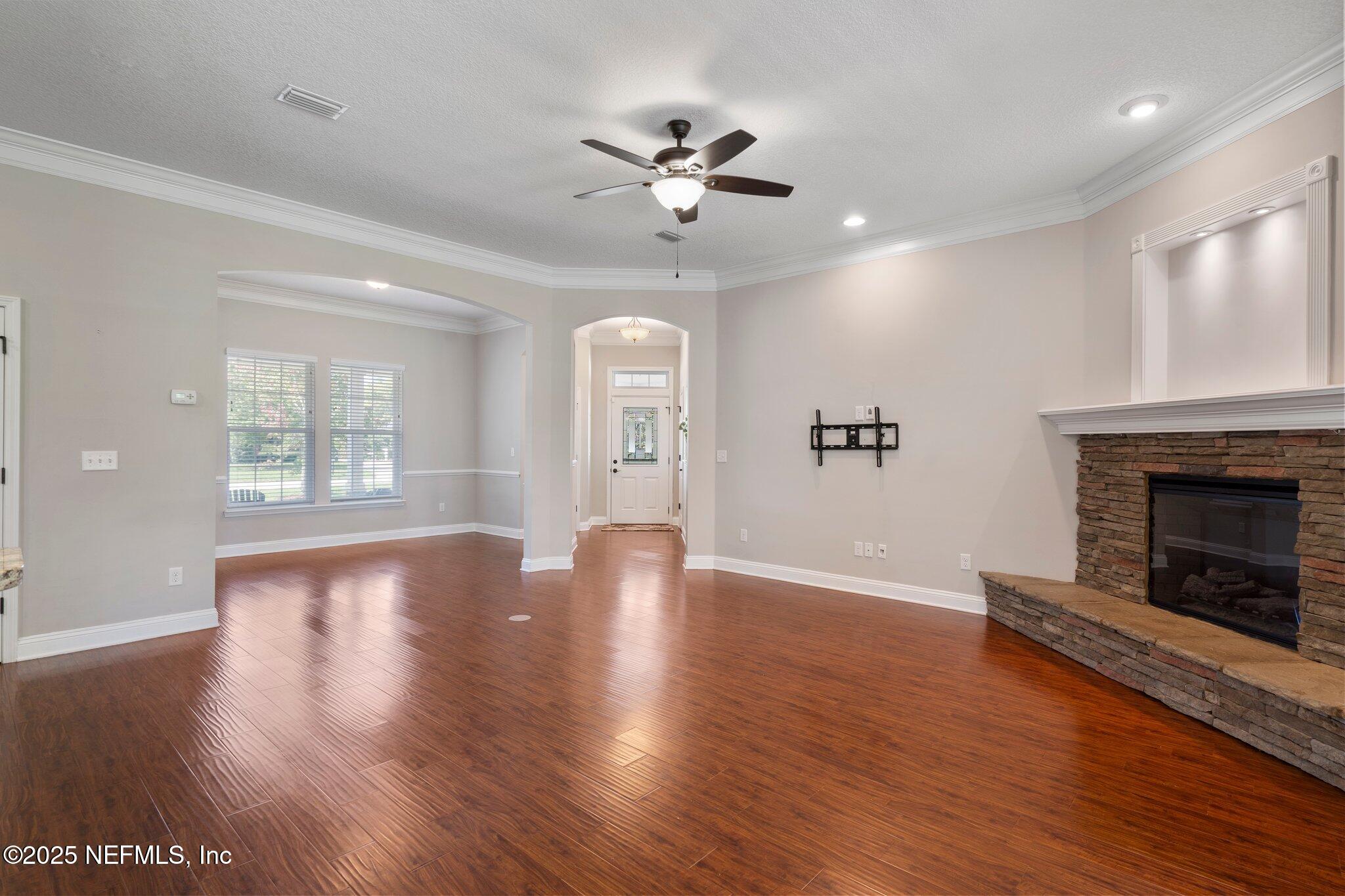 433 Ralph Street Orange Park, FL 32073 - Photo 7 of 35 Living Room