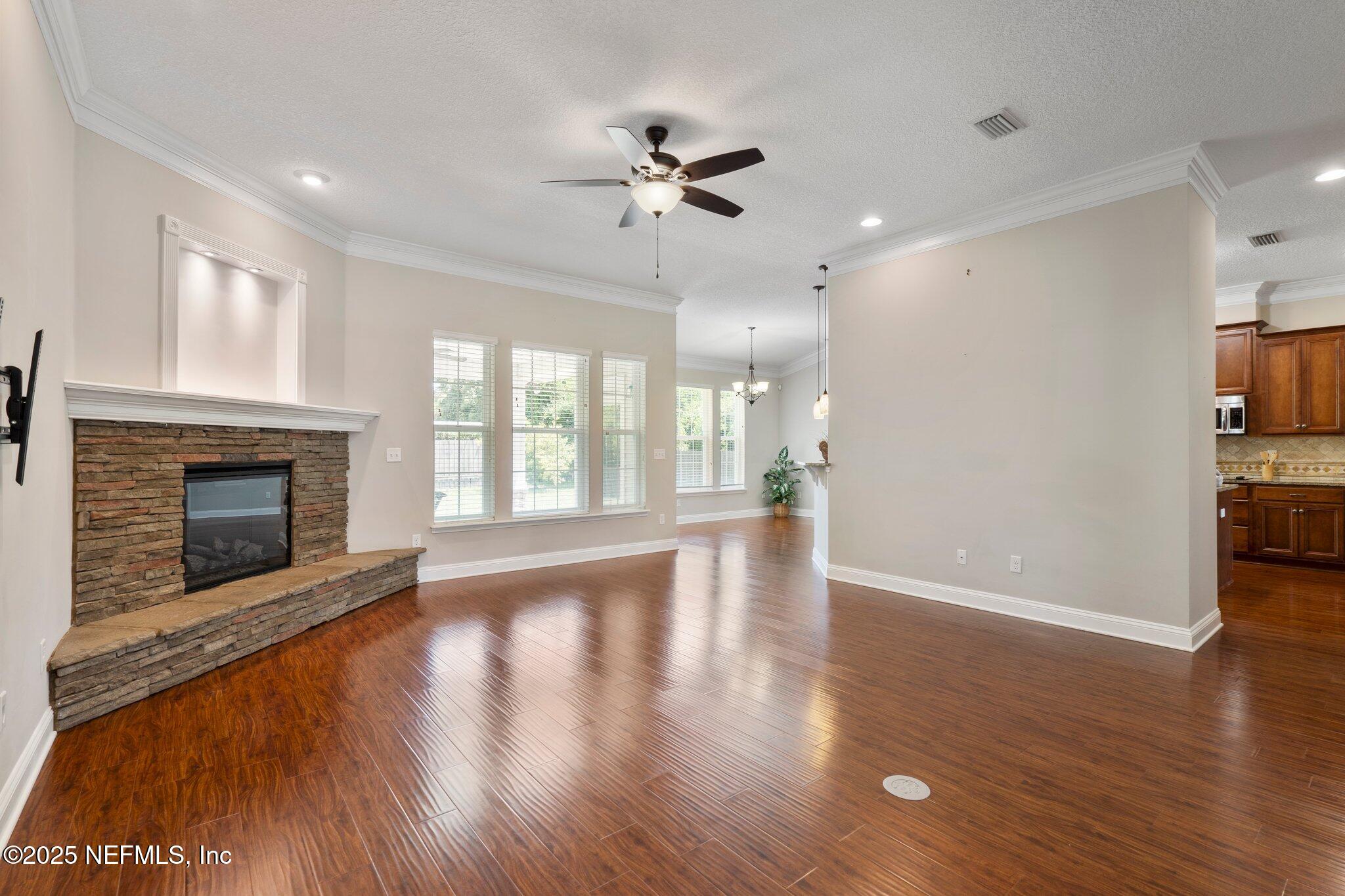 433 Ralph Street Orange Park, FL 32073 - Photo 8 of 35 Living Room