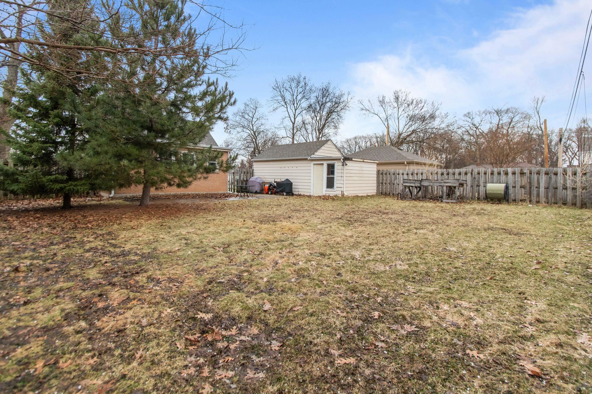 2436 Hickory Lane Appleton, WI 54915 - Photo 6 of 31