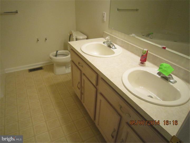61 Threadleaf Terrace Burlington, NJ 08016 - Photo 14 of 19