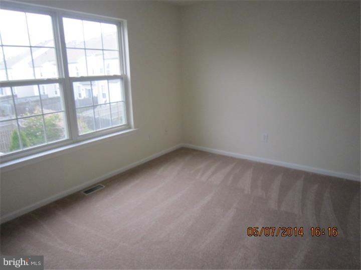 61 Threadleaf Terrace Burlington, NJ 08016 - Photo 10 of 19