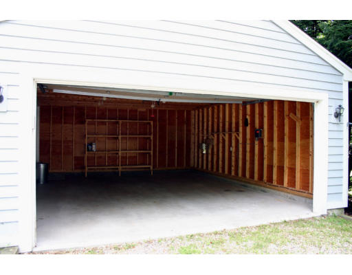 193 Oxbow Road Wayland, MA 01778 - Photo 20 of 20 a view of a garage