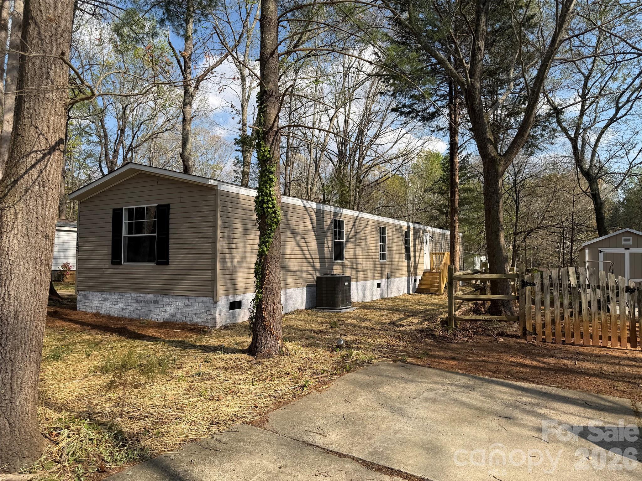 1162 Stateline Road Clover, SC 29710 - Photo 3 of 21