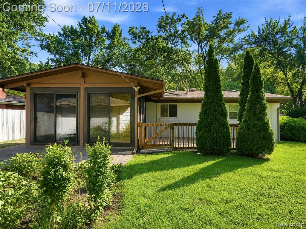 27679 Spring Arbor Drive Southfield, MI 48076 - Photo 26 of 31