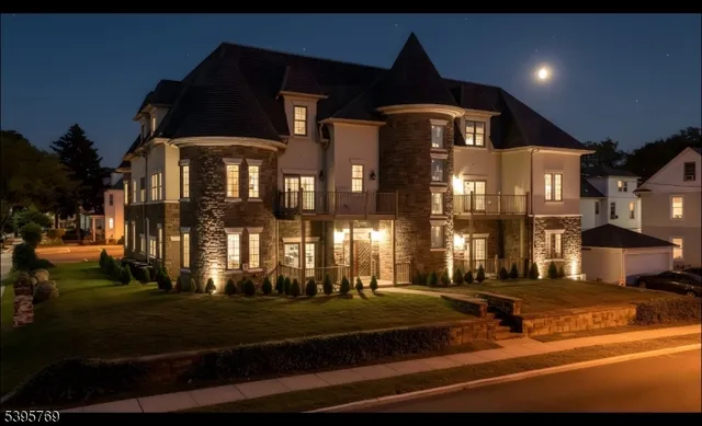 $4,000 | 176 Union Avenue, Unit 8, Rutherford, NJ 07070