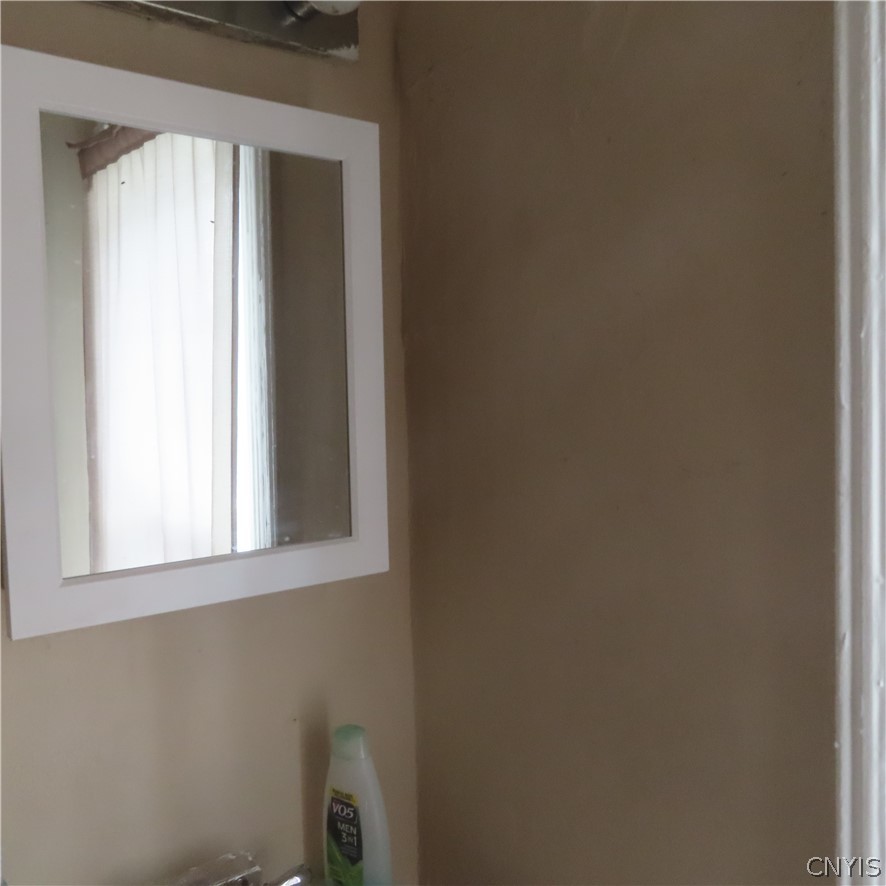 803 Danforth Street Syracuse, NY 13208 - Photo 16 of 18
