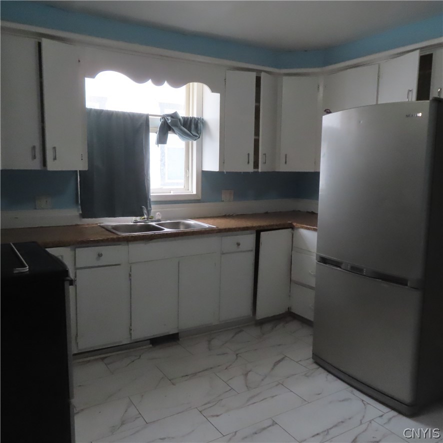 803 Danforth Street Syracuse, NY 13208 - Photo 7 of 18