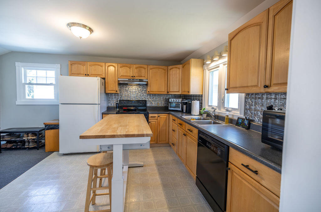 127 Main Street Windham, ME 04062 - Photo 7 of 68 HY3A5294