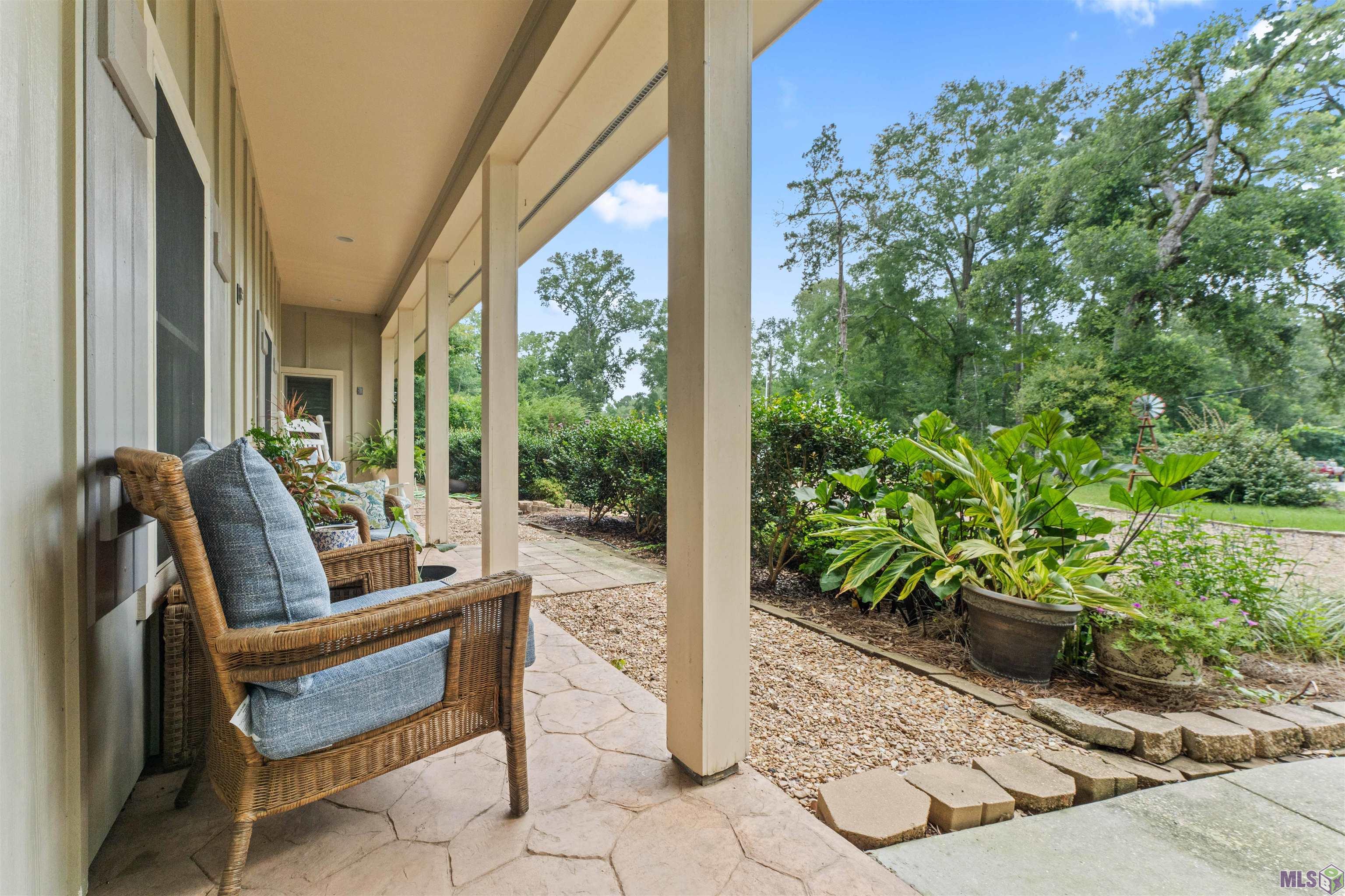 8733 Island Road St. Francisville, LA 70775 - Photo 29 of 35 Front porch