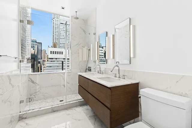$2,250,000 | 325 Lexington Avenue, Unit 22C | Murray Hill