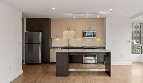 $4,525 | 99 Kneeland Street, Unit 909, Boston, MA 02111