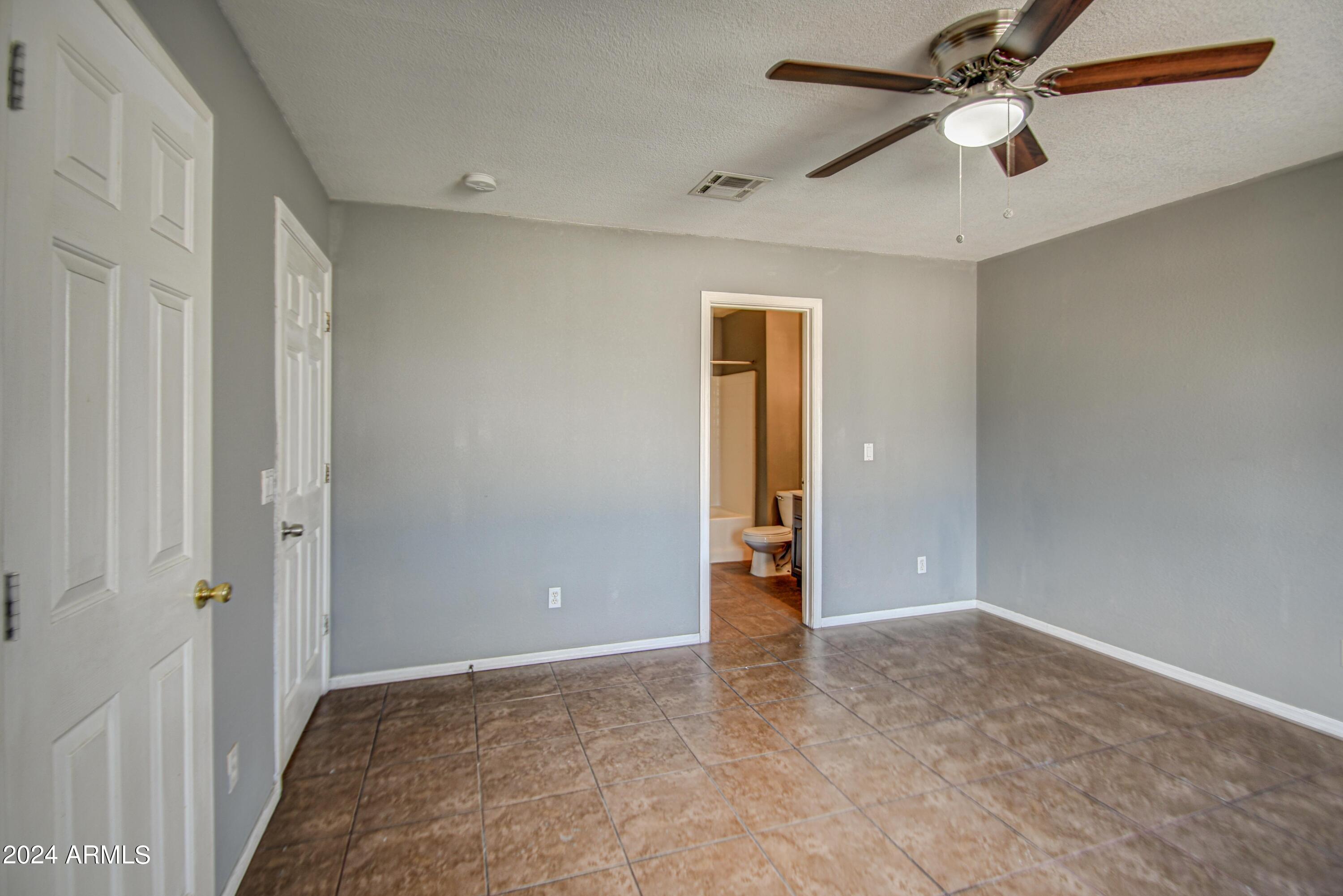 2528 East Roeser Road Phoenix, AZ 85040 - Photo 16 of 31 Primary Bed 2