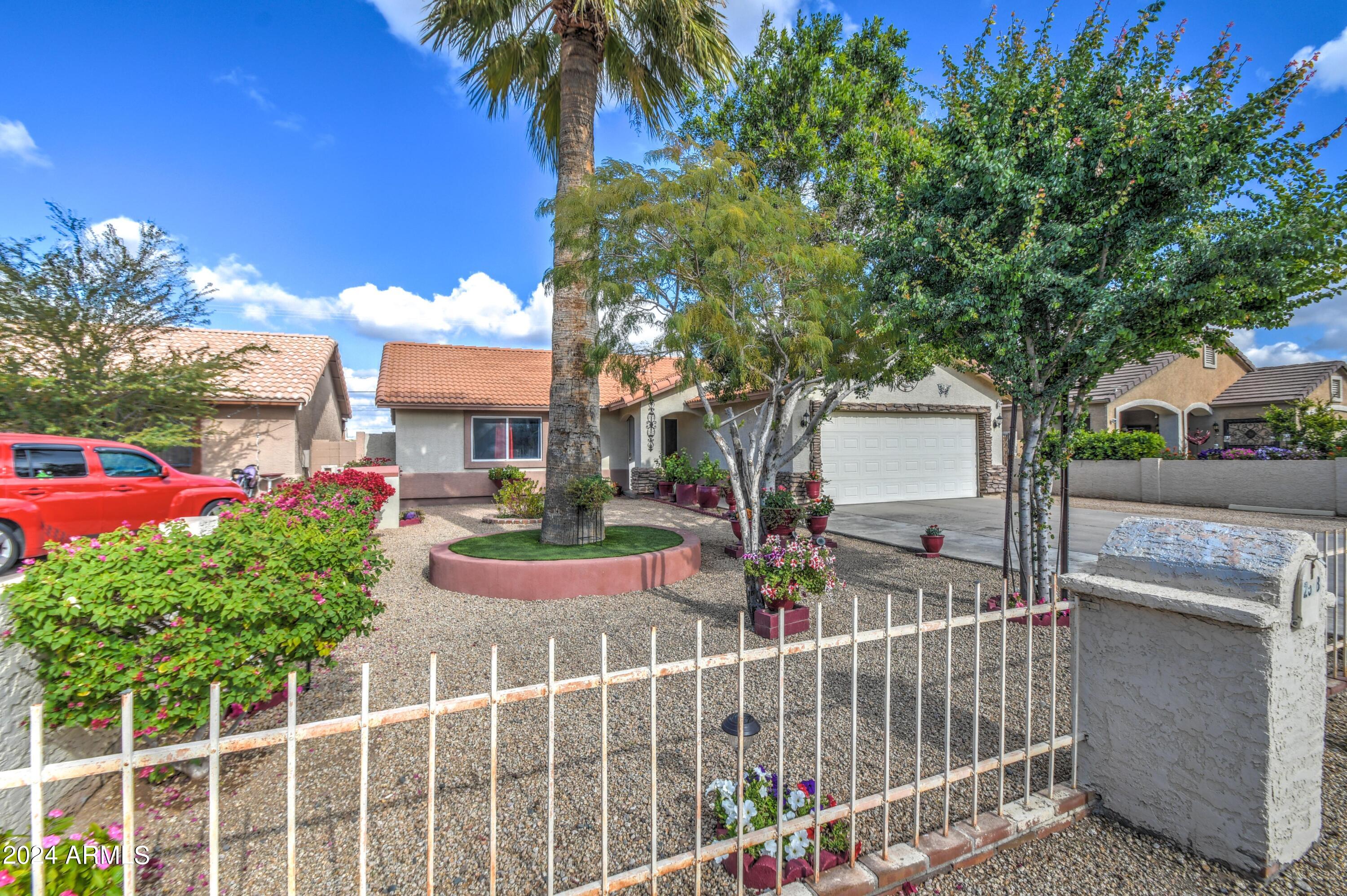 2528 East Roeser Road Phoenix, AZ 85040 - Photo 3 of 31 Front 3