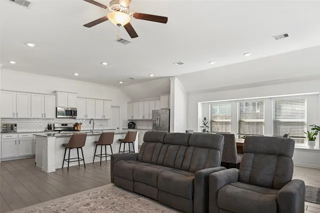 $2,950 | 19102 Brazos Bend Park Drive, Cypress, TX 77433