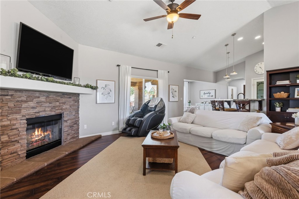11385 Trinity Road Oak Hills, CA 92344 - Photo 6 of 38