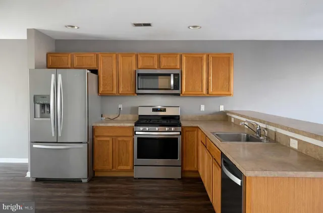 $2,000 | 107 Jamestown Boulevard, Hammonton, NJ 08037