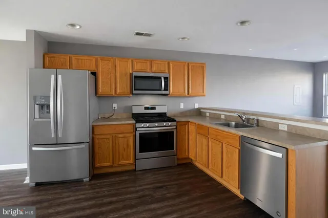 $2,000 | 107 Jamestown Boulevard, Hammonton, NJ 08037