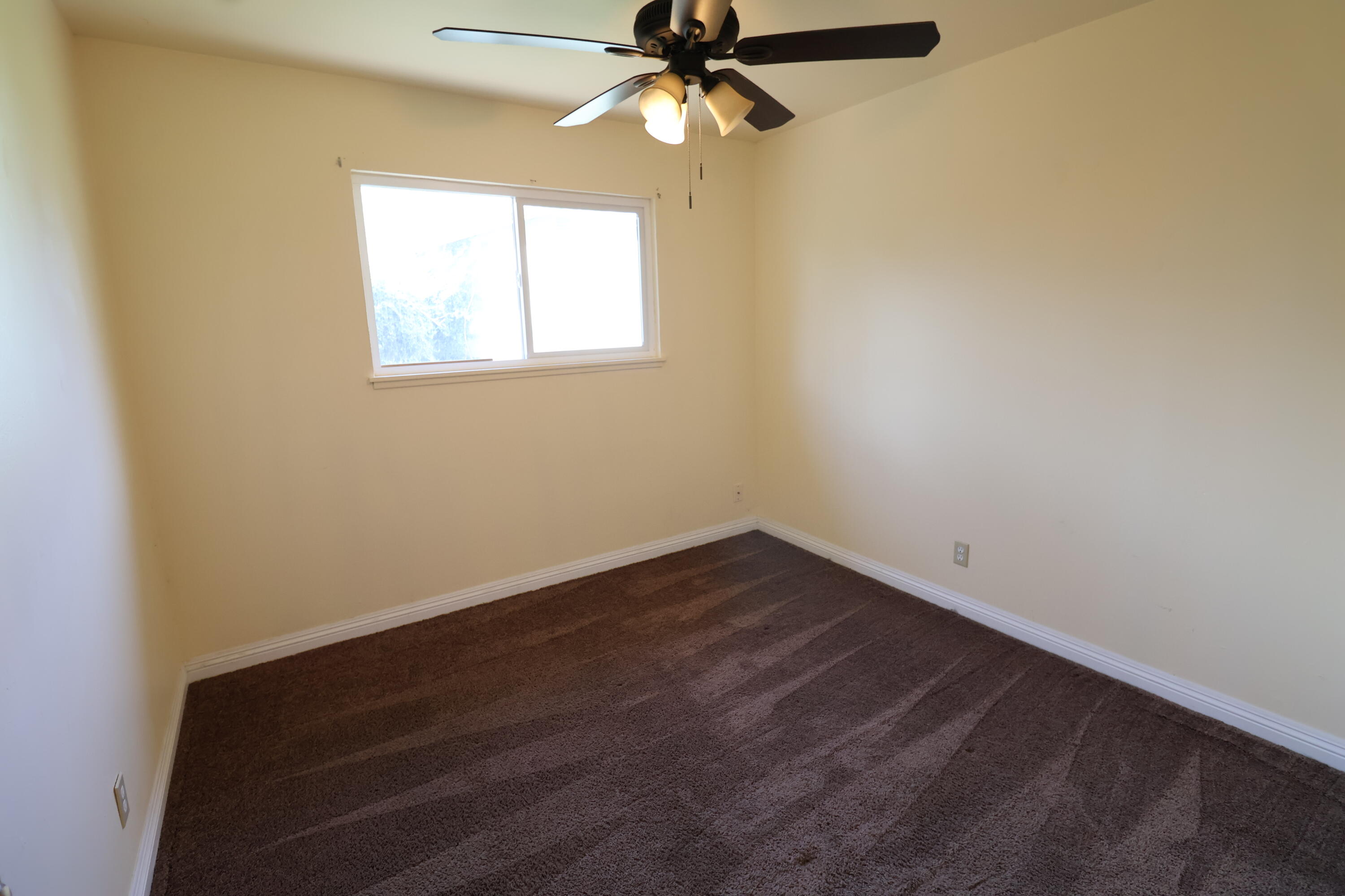 3055 Sharon Avenue Anderson, CA 96007 - Photo 7 of 11 IMG_0103