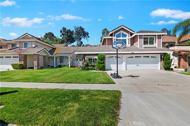 $899,500 | 2220 Bloomfield Lane, Corona, CA 92882
