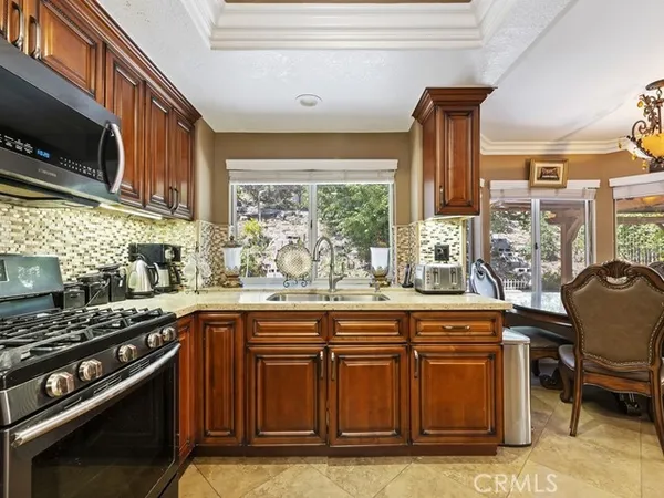 $884,995 | 2220 Bloomfield Lane, Corona, CA 92882