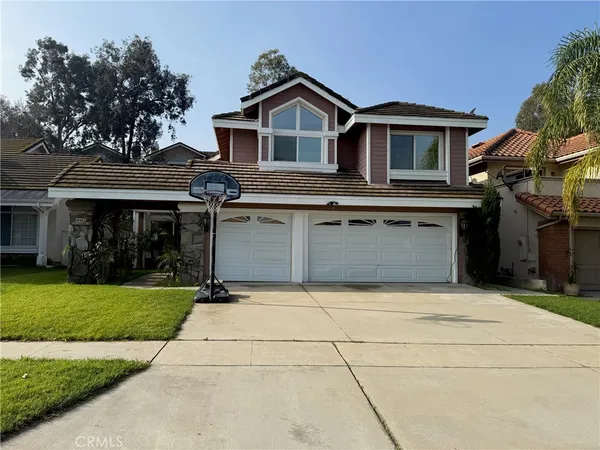 $884,995 | 2220 Bloomfield Lane, Corona, CA 92882