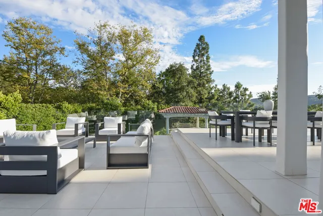 $12,400,000 | 11730 Stonehenge Lane, Los Angeles, CA 90077