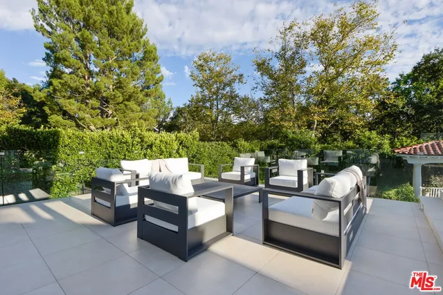 $12,400,000 | 11730 Stonehenge Lane, Los Angeles, CA 90077