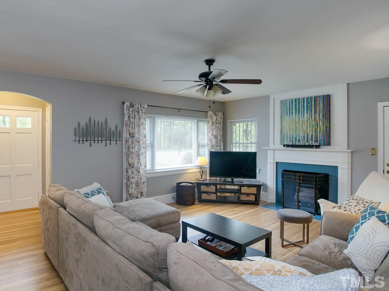 3527 Hope Valley Road Durham, NC 27707 - Photo 4 of 29 Gallery Image 4