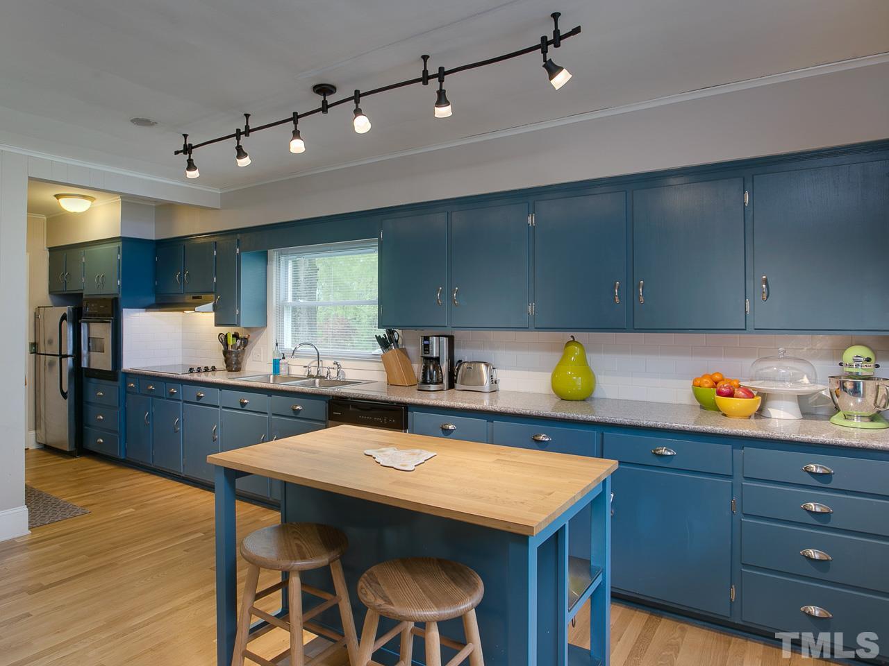 3527 Hope Valley Road Durham, NC 27707 - Photo 6 of 29 Gallery Image 6