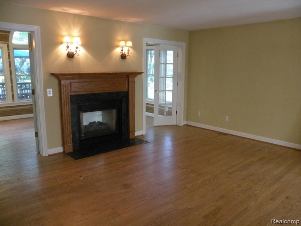 1060 Bird Road Ortonville, MI 48462 - Photo 9 of 44 DSCN7934.jpg