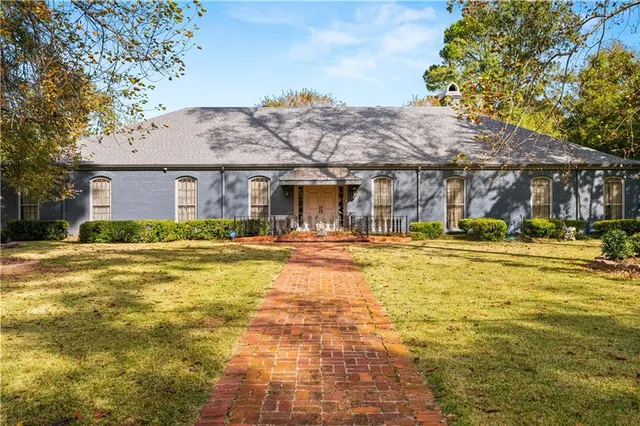 $450,000 | 3803 Pecan Drive, Alexandria, LA 71302