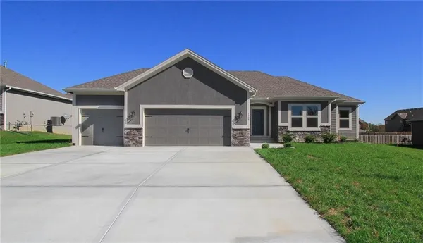 $498,230 | 11105 North Bristol Avenue, Kansas City, MO 64156