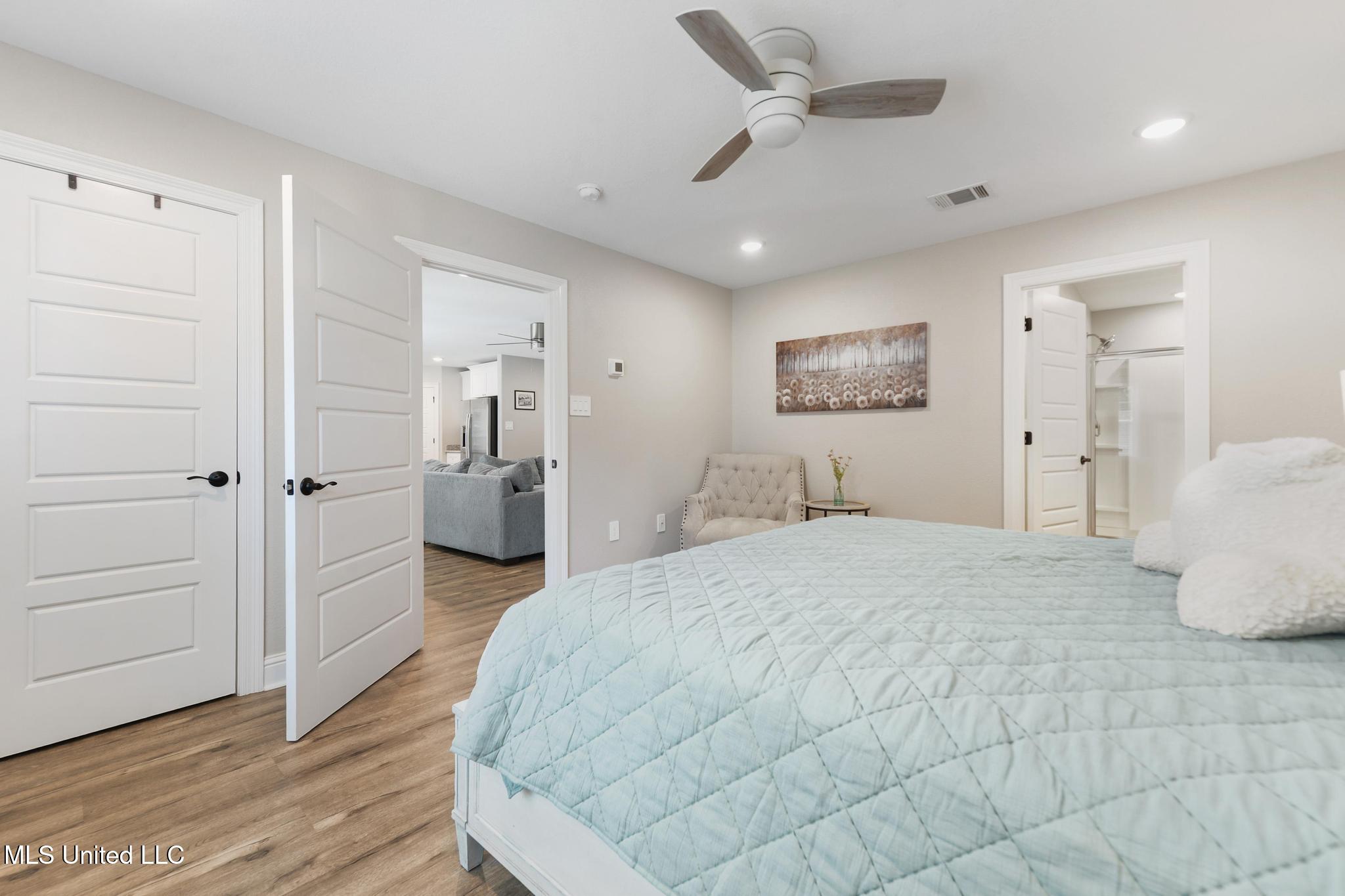 120 Pointe Breeze Way Biloxi, MS 39531 - Photo 13 of 32 012